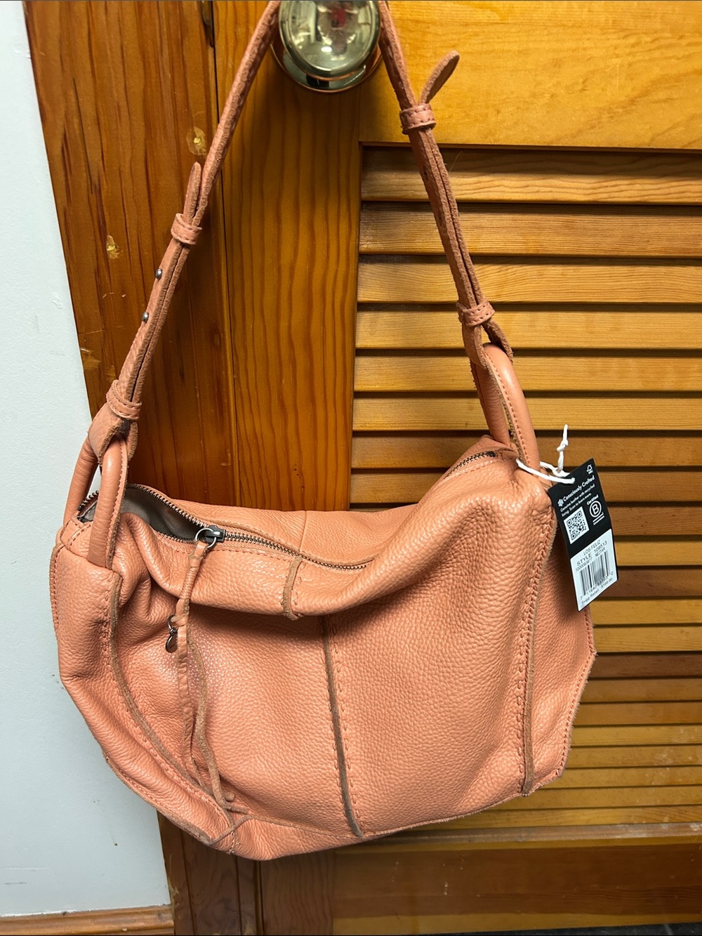 The Sak Los Feliz bag- Classic Pebbled Leather Hobo Bag - Peach- NWT
